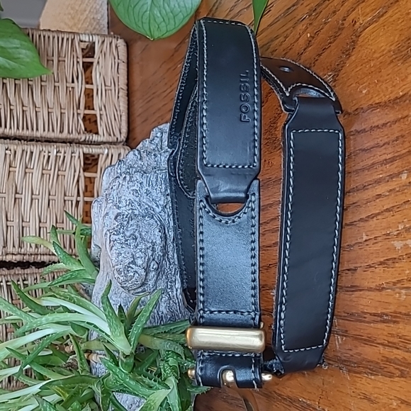 Fossil Black Bridle Leather Belt Gold Tone Hardware M - Picture 2 of 5